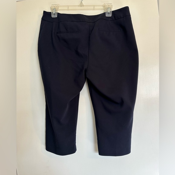 ⚡️5 for $25 item! Apt 9 navy work capris size 12P - Picture 2 of 5